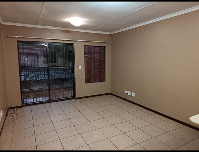 2 BEDROOM TOWNHOUSE TO LET IN MEYERTON CENTRAL